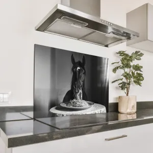 Spritzschutz Küche - Pferd - Teller - Pasta - Tischtuch - Schwarz und weiß - Tiere