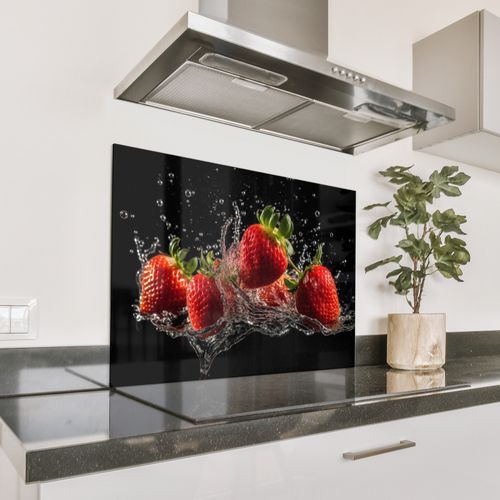 Spritzschutz Küche - Erdbeeren - Obst - Rot - Wasser - Schwarz