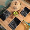 Wijnfles - Glas - Handen - Raam Placemat vinyl groot -zzsfeer5_Kitchenyeah-website