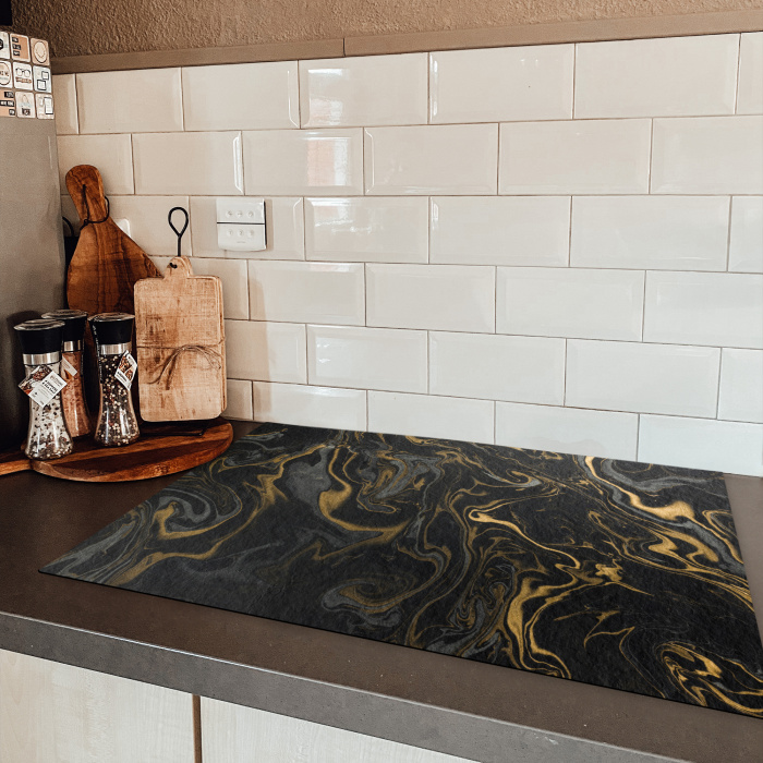 Gouden Rivieren in Zwart Marmer Inductie beschermer vinyl 3mm klein -sfeer3