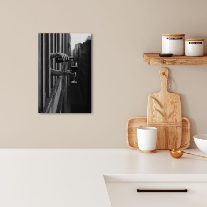 Wijnfles - Glas - Handen - Raam KitchenYeah - Keuken - Canvas klein -sfeer1