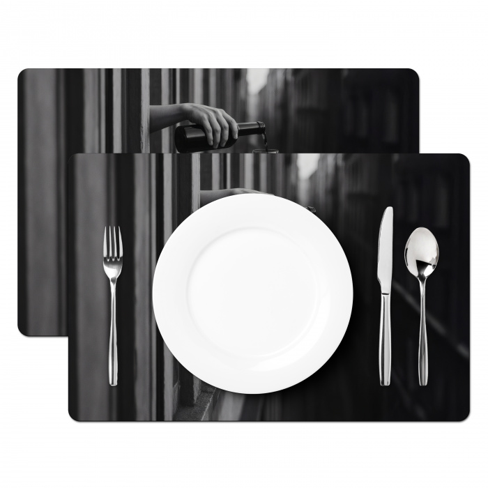 Wijnfles - Glas - Handen - Raam Placemat vinyl groot -zzsfeer2_Kitchenyeah-website