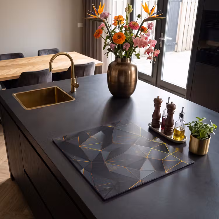 Herdabdeckplatte - Geometrische Abstraktion in Schwarz und Gold — 2