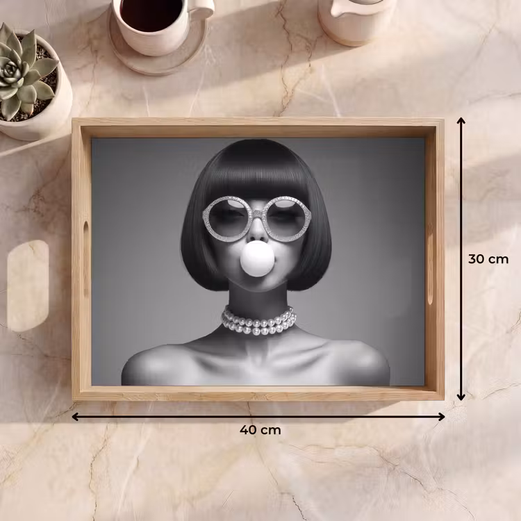 Tablett - Frau - Schwarz und weiß - Halskette - Sonnenbrille — 7
