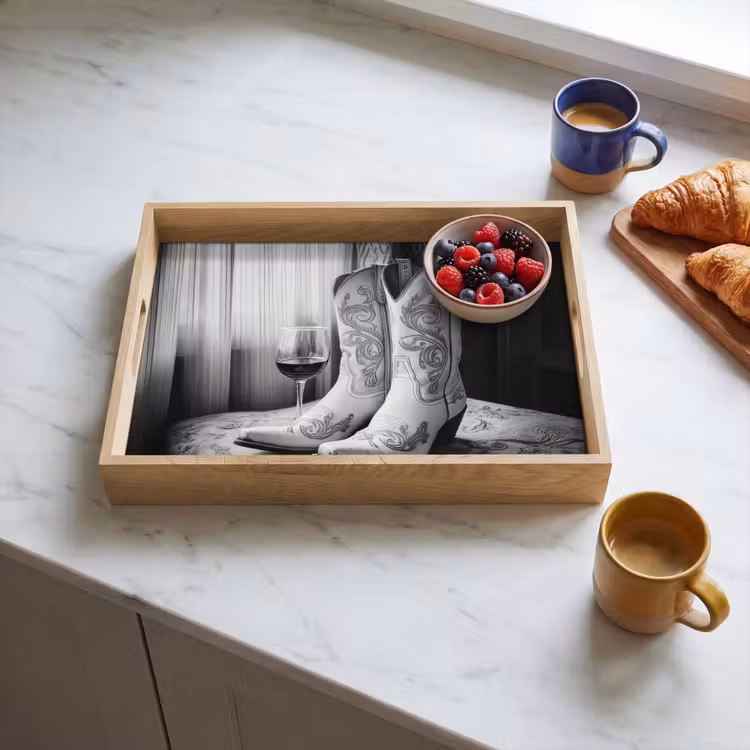 Tablett - Wein - Cowboystiefel - Fensterlicht - Weiß — 3