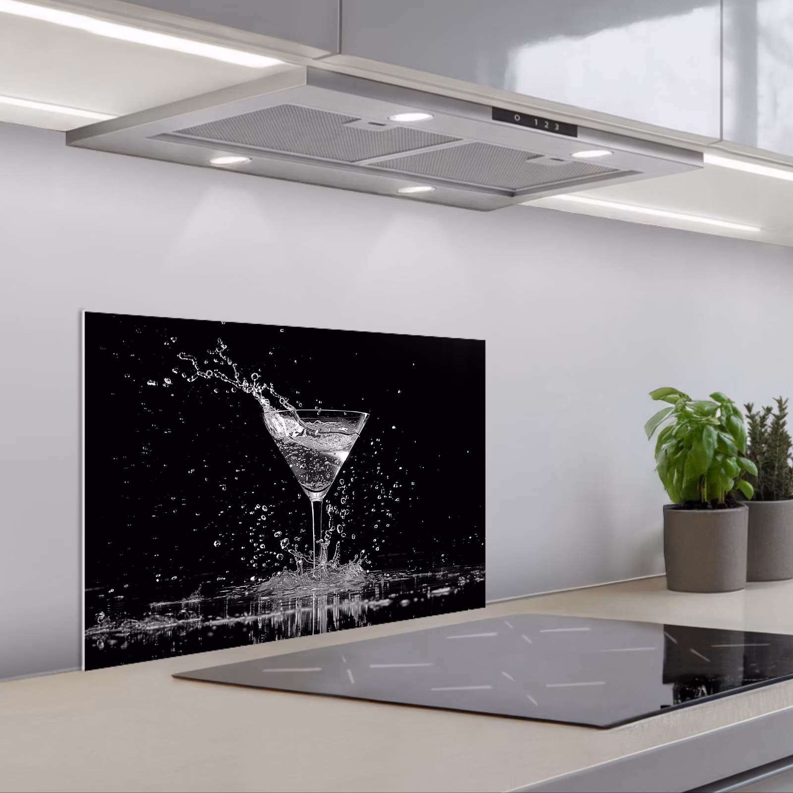 Spritzschutz Küche - Monochrome Splashing Martini — 1