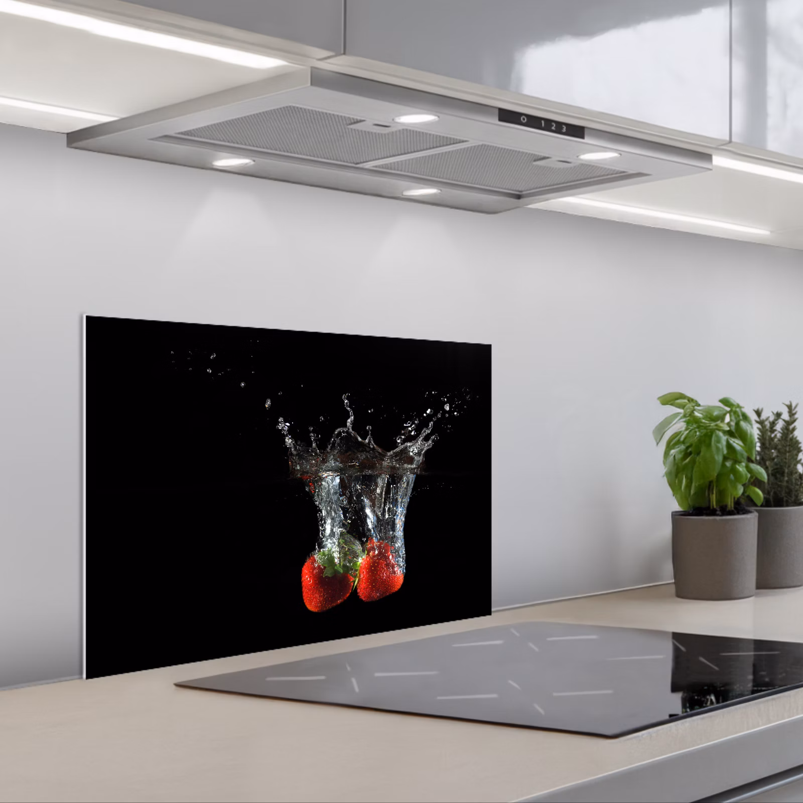 Spritzschutz Küche - Erdbeeren - Obst - Wasser - Schwarz - Rot — 1