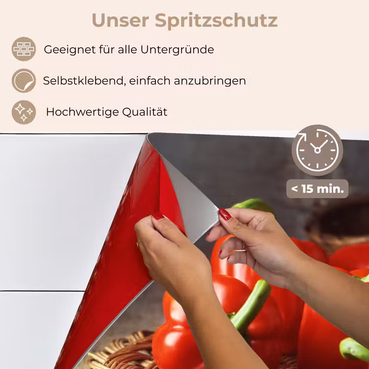Spritzschutz Küche - Vier rote Paprikaschoten in einem Weidenkorb — 4