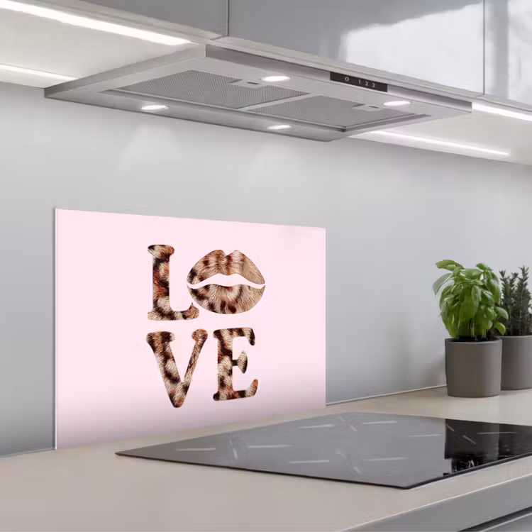 Spritzschutz Küche - Text - Liebe - Panthermantel - Hellrosa — 1